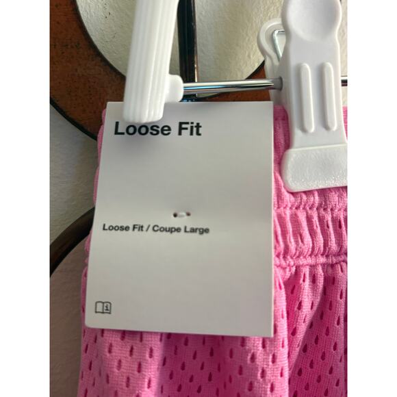 Women’s Nike Large mesh pink shorts - Picture 4 of 5